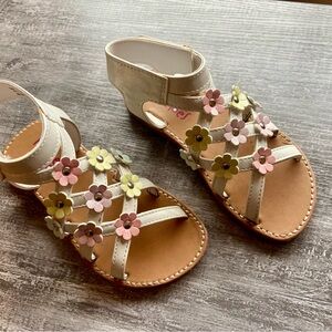 Adorable Floral Kids Sandals - excellent used condition. Size 9 - Rachel Shoes